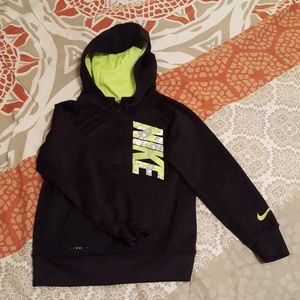 Boys size 5 Nike dry fit sweatshirt